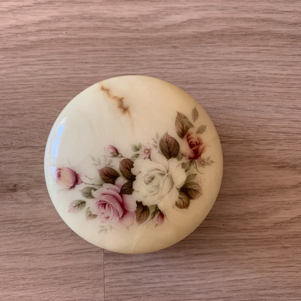 Vintage Italian Genuine Alabaster with brass ring Trinket Box